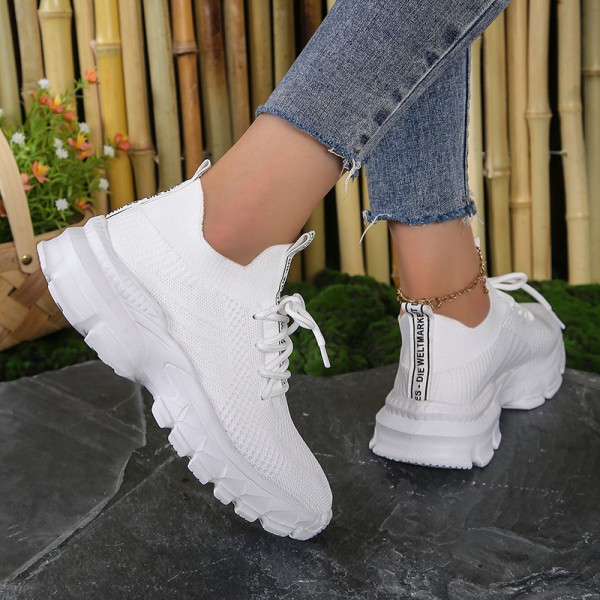 Women Plus Size Fashionable Casual Solid Color Lace-Up Sneakers